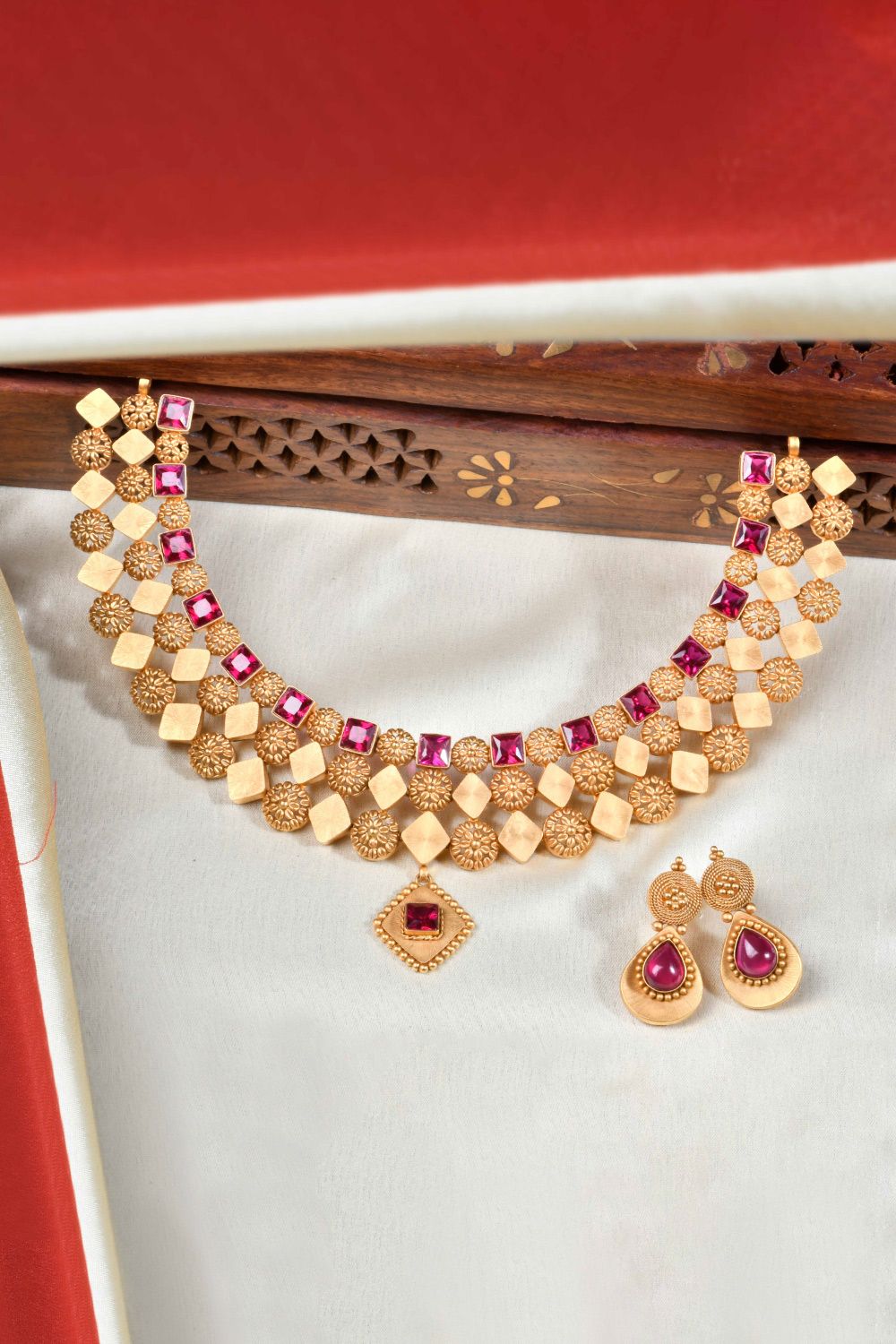 Designer Antique posh Necklace set for you