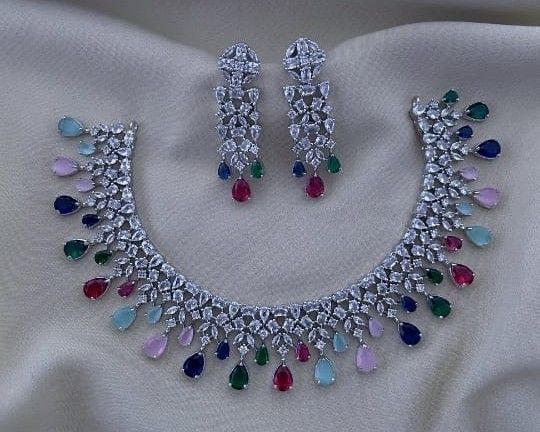 Multicolor stone set for your neck